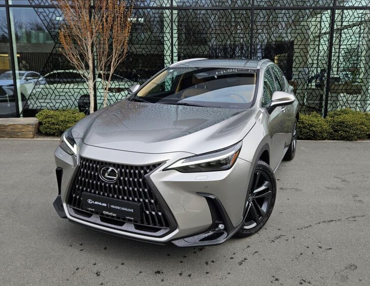 Lexus NX 350h SUV / Terénní 2,5 l 147 kw