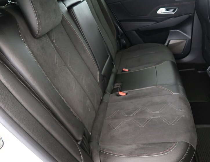DS Automobiles DS7 Crossback SUV / Terénní 1,6 l 133 kw