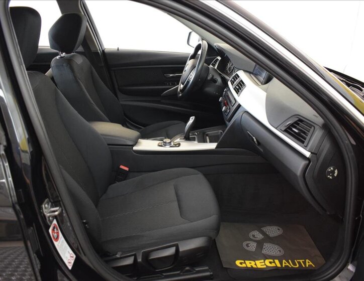 BMW Řada 3 Sedan / Limuzína 1,6 l 100 kw