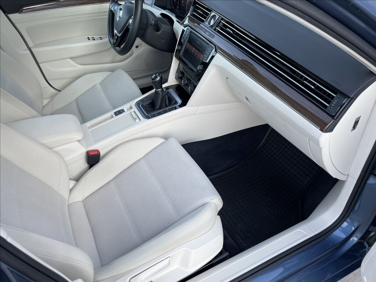 Volkswagen Passat Sedan 1,8 l 132 kw