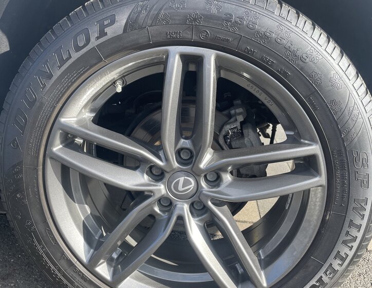 Lexus NX 300h CUV / Crossover 2,5 l 145 kw