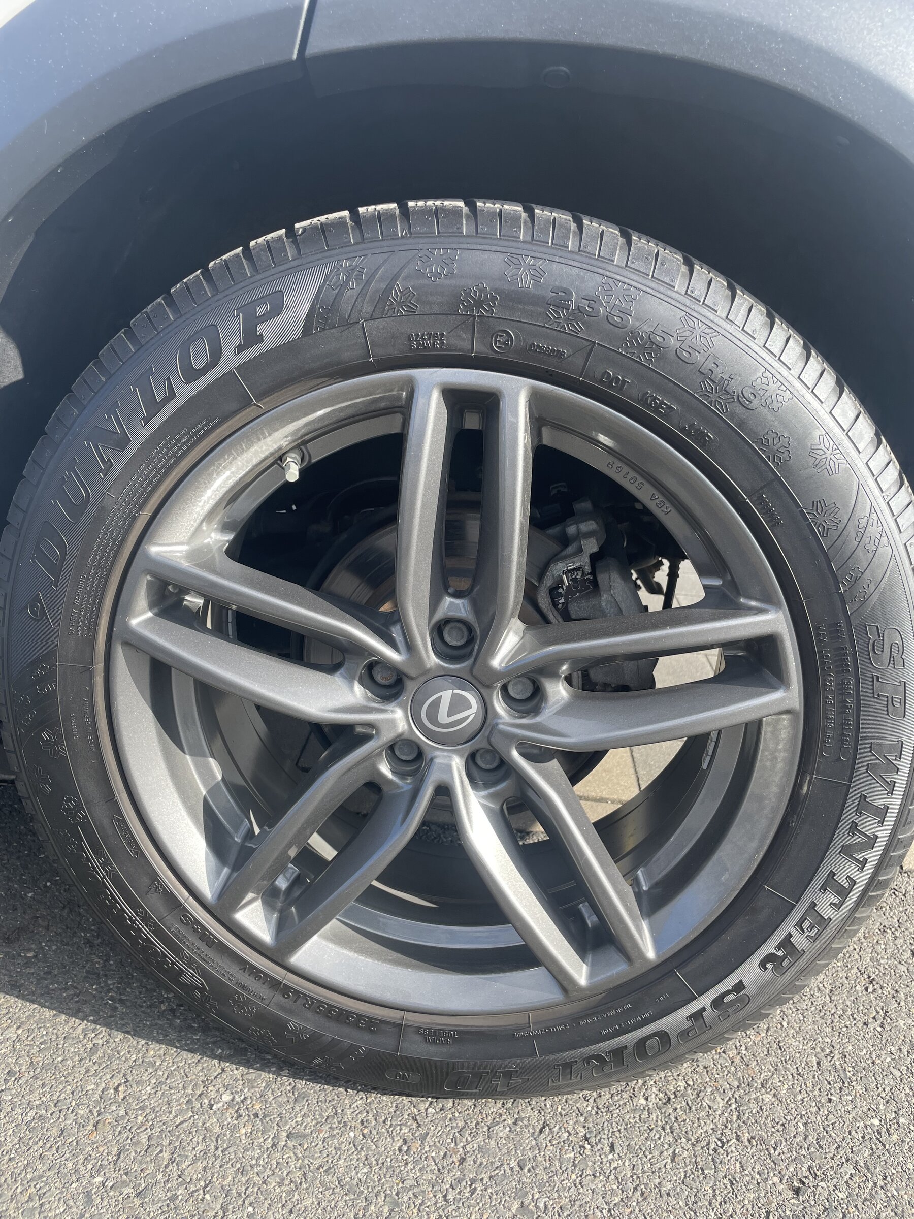 Lexus NX 300h CUV / Crossover 2,5 l 145 kw