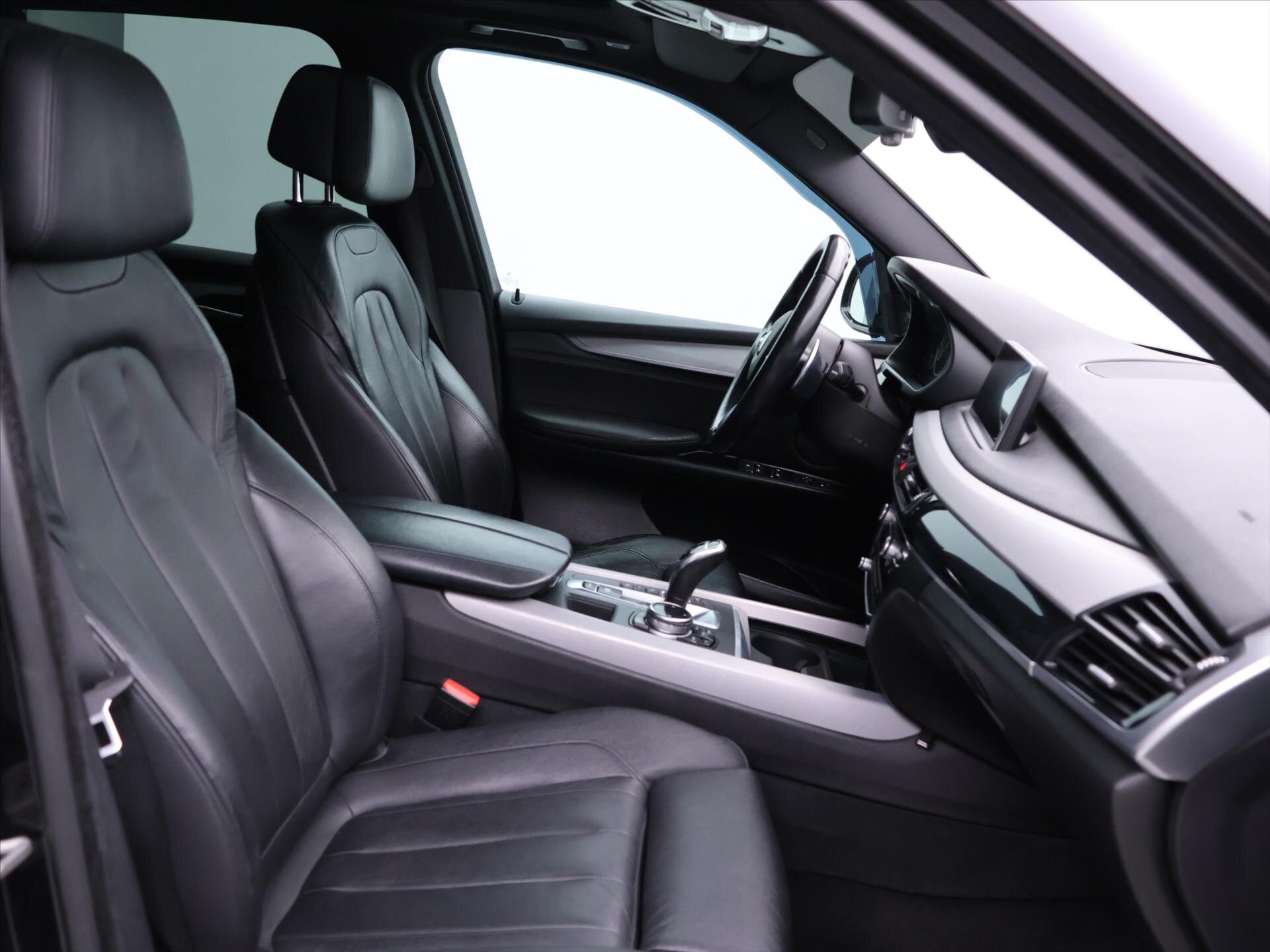 BMW X5 SUV / Terénní 3,0 l 230 kw