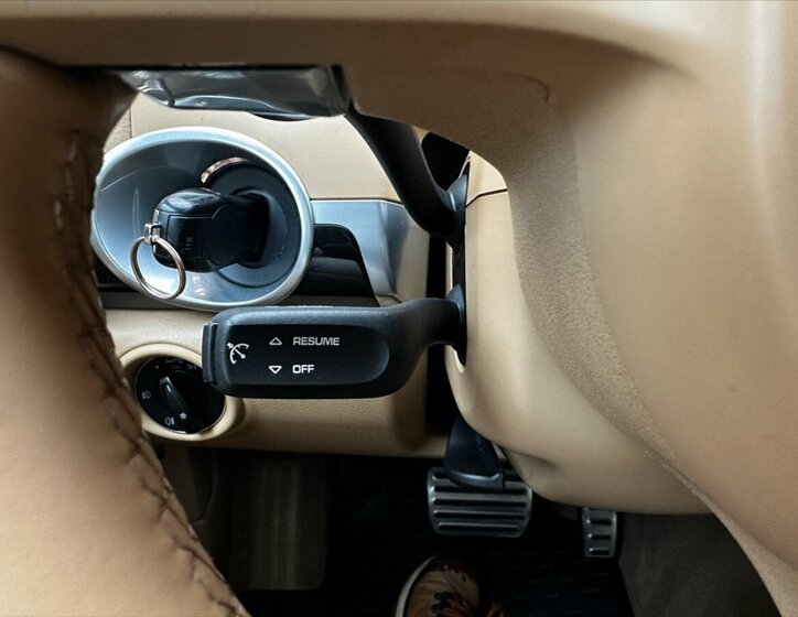 Porsche Cayenne Kombi 4,8 l 294 kw