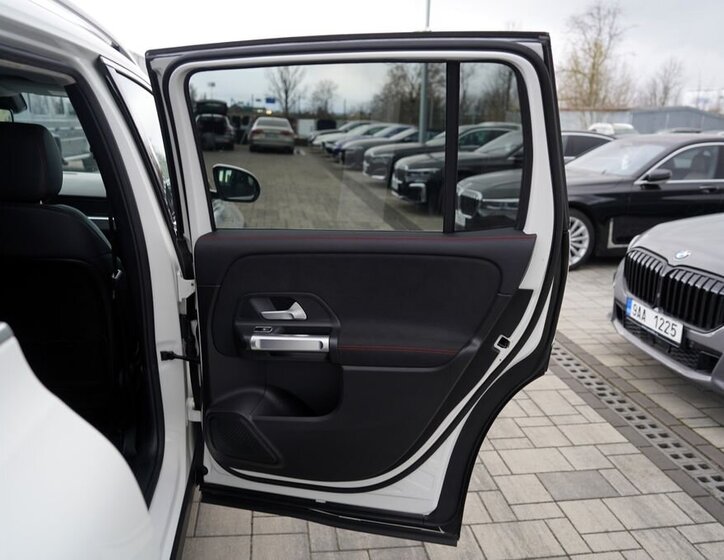 Mercedes-Benz GLB SUV / Terénní 2,0 l 110 kw