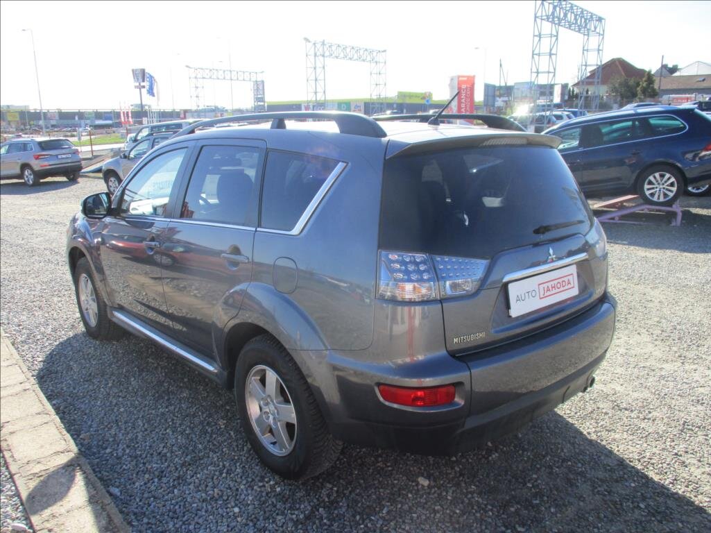 Mitsubishi Outlander SUV / Terénní 2,2 l 115 kw