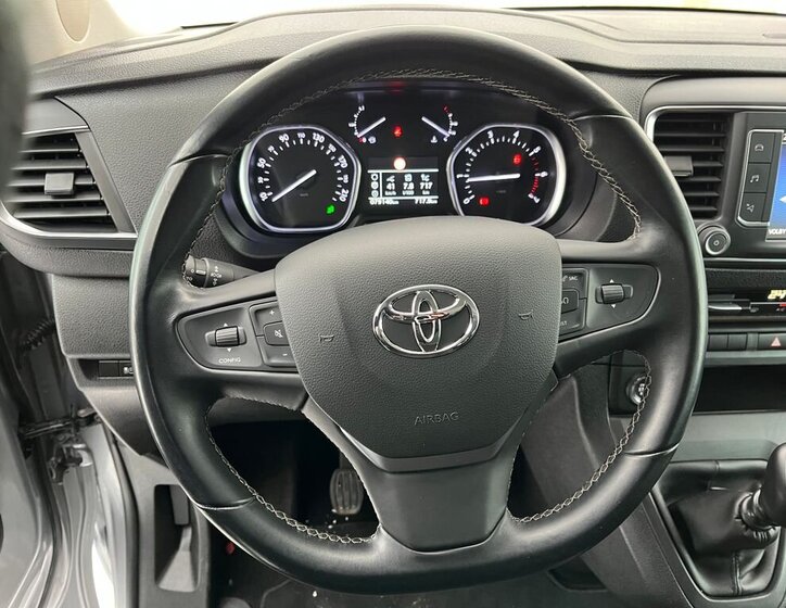 Toyota ProAce Verso 19