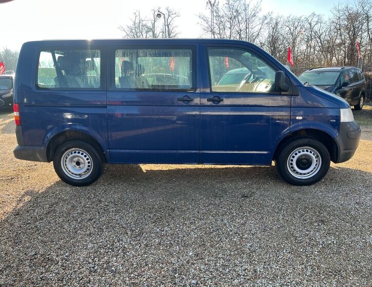 Volkswagen Caravelle 8