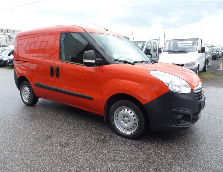 Opel Combo Skříň 1,2 l 66 kw