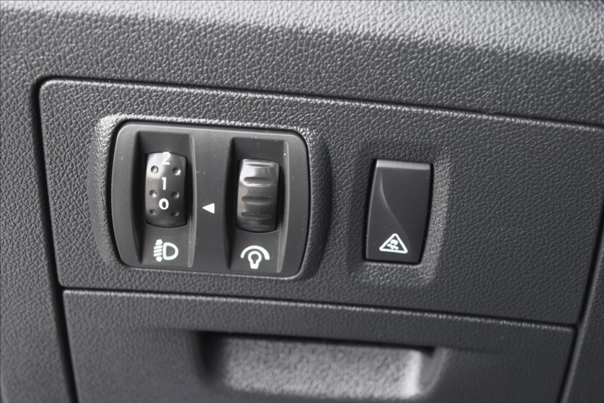 Renault Latitude Sedan / Limuzína 2,0 l 110 kw