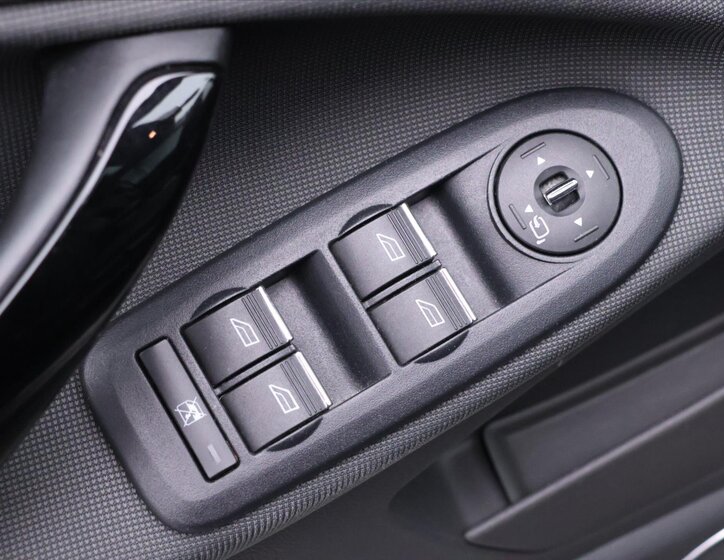 Ford Kuga SUV / Terénní 2,0 l 103 kw