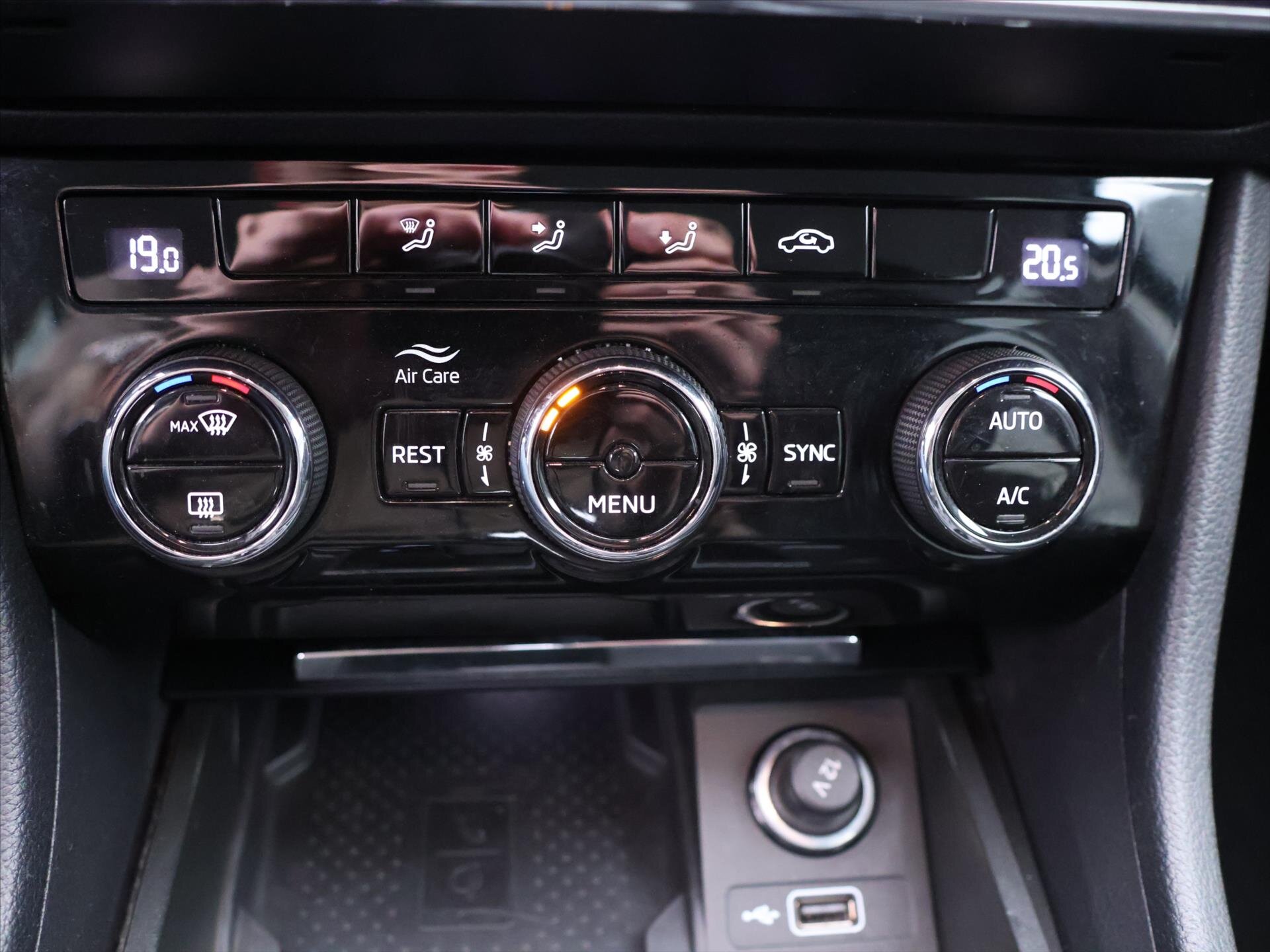 Škoda Superb Kombi 2,0 l 110 kw