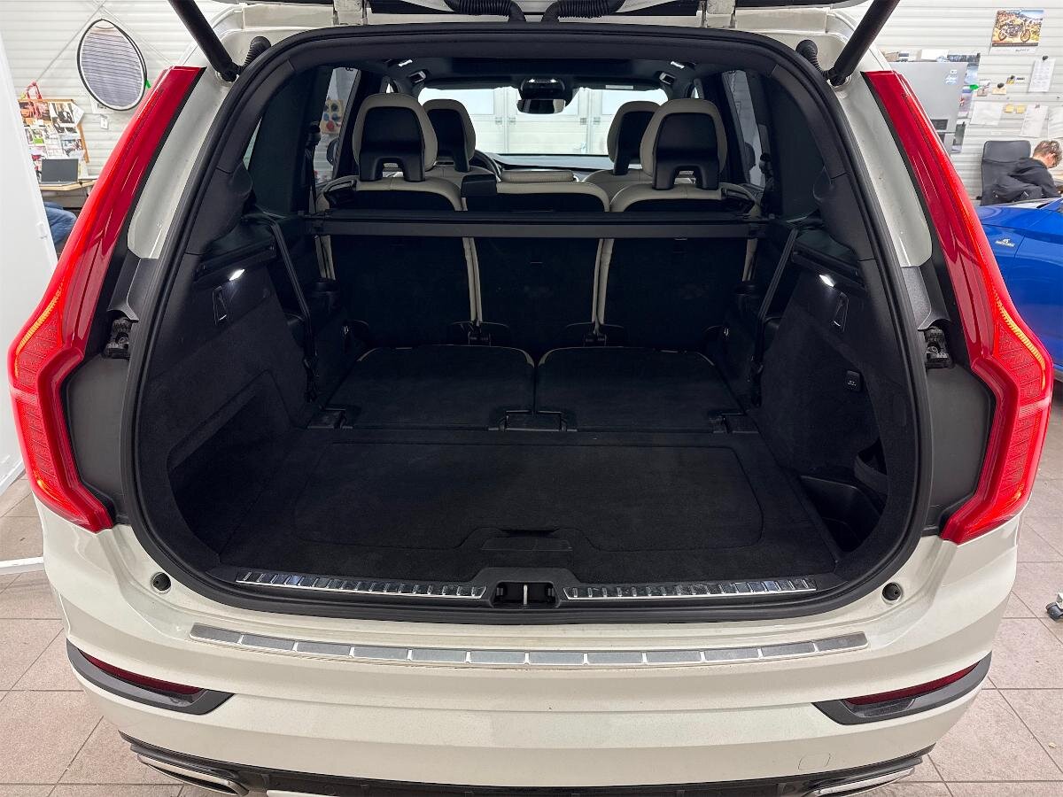 Volvo XC90 SUV 2,0 l 220 kw