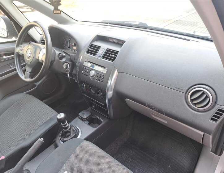 Suzuki SX4 Hatchback 1,9 l 88 kw