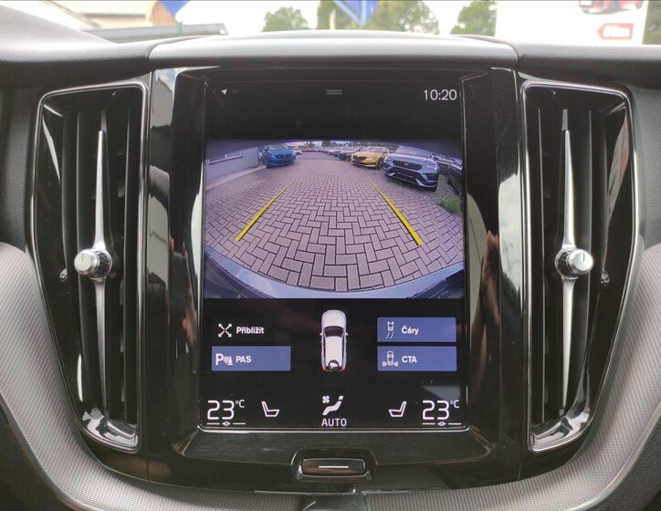 Volvo XC60 SUV / Terénní 2,0 l 140 kw