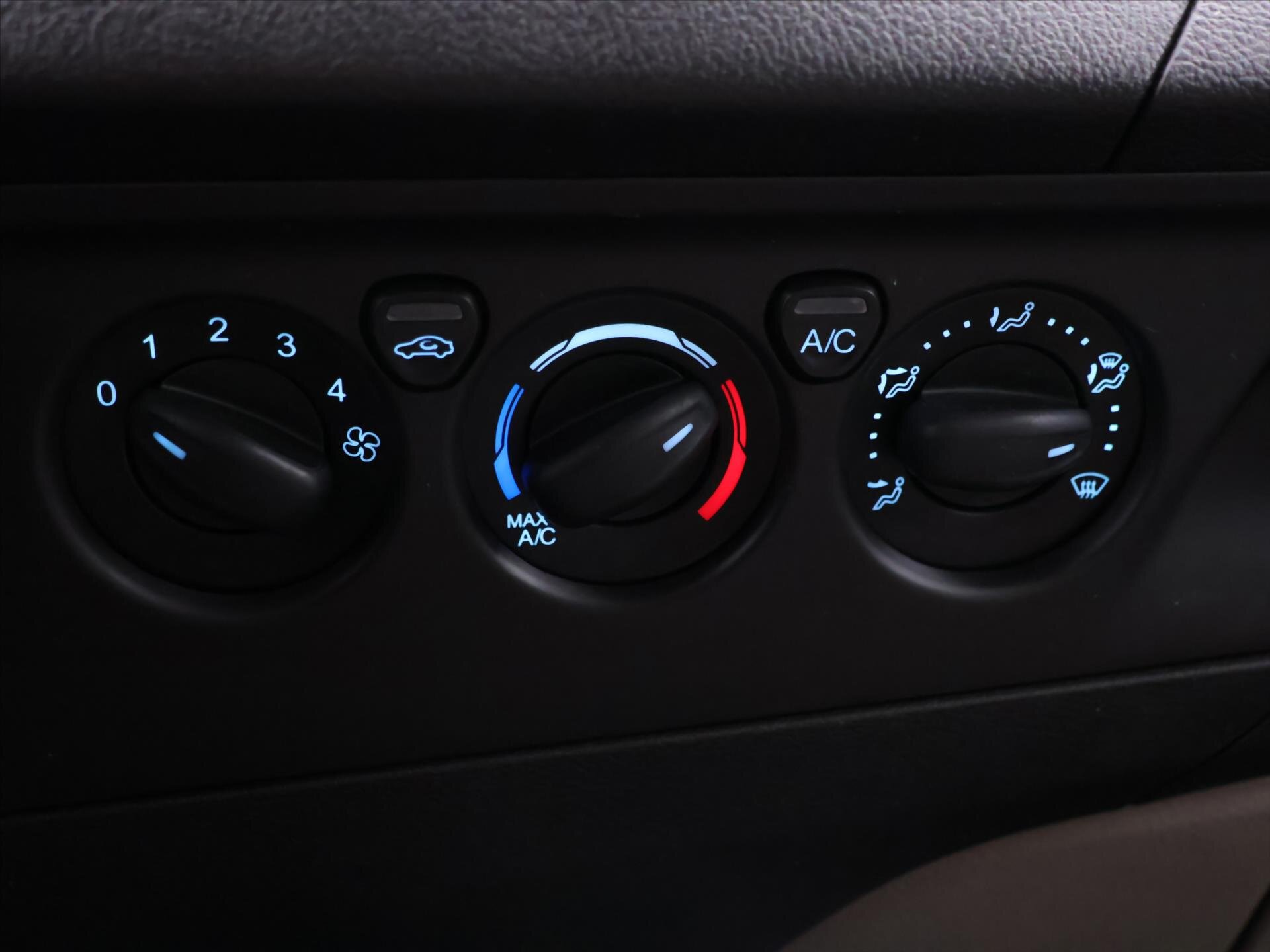 Ford Tourneo Custom Kombi 2,0 l 96 kw