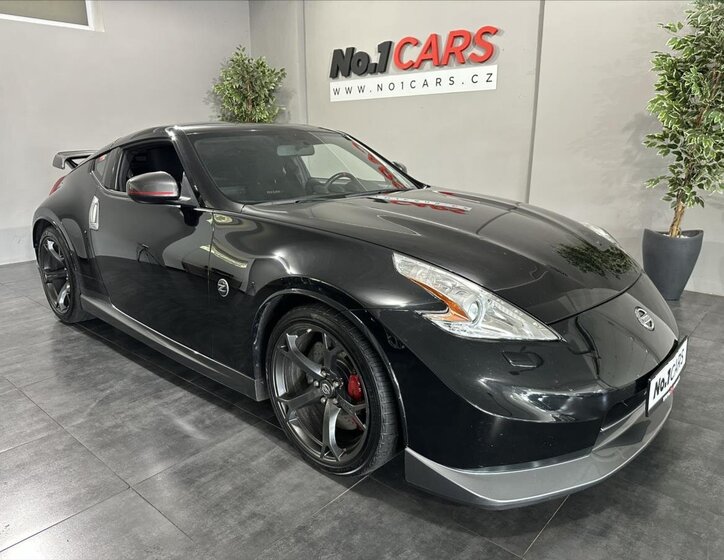 Nissan 370 Z 2