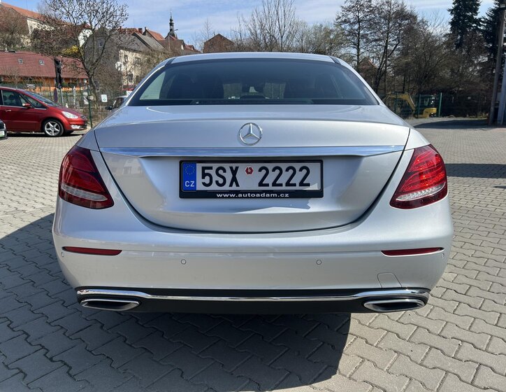 Mercedes-Benz Třídy E Sedan / Limuzína 3,0 l 190 kw