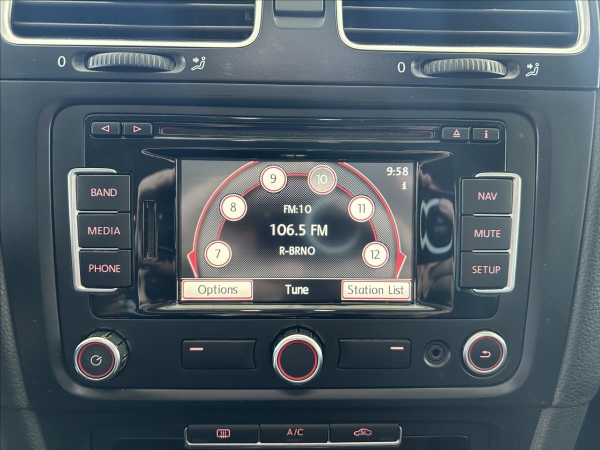 Volkswagen Golf Kombi 2,0 l 103 kw