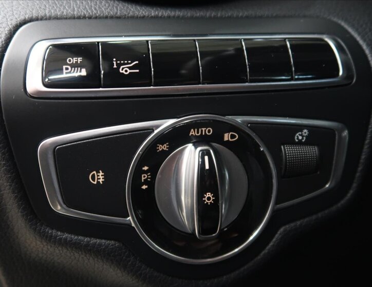 Mercedes-Benz Třídy C Sedan / Limuzína 2,1 l 125 kw