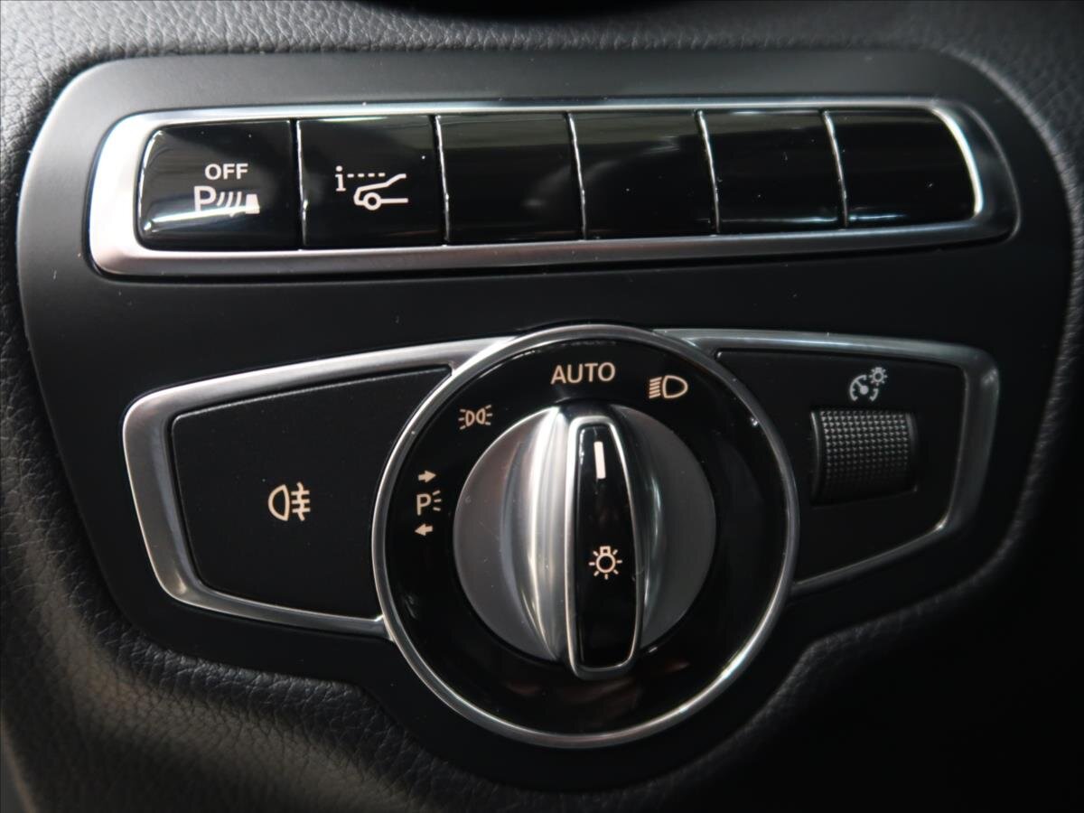 Mercedes-Benz Třídy C Sedan / Limuzína 2,1 l 125 kw