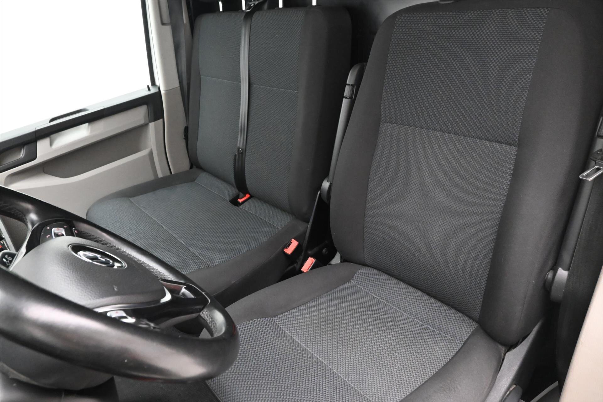 Volkswagen Transporter Skříň 2,0 l 110 kw