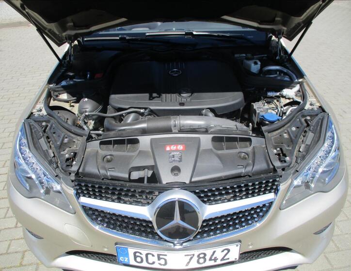 Mercedes-Benz Třídy E 22