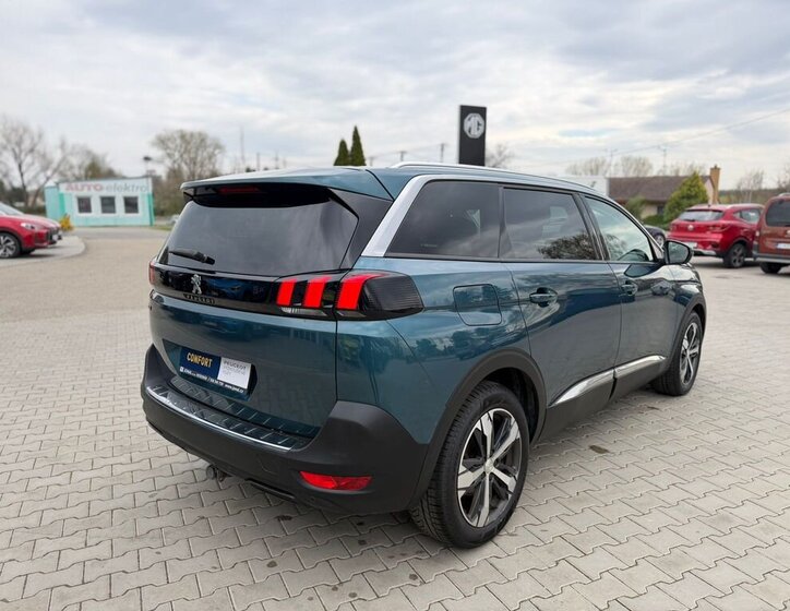Peugeot 5008 SUV / Terénní 2,0 l 110 kw