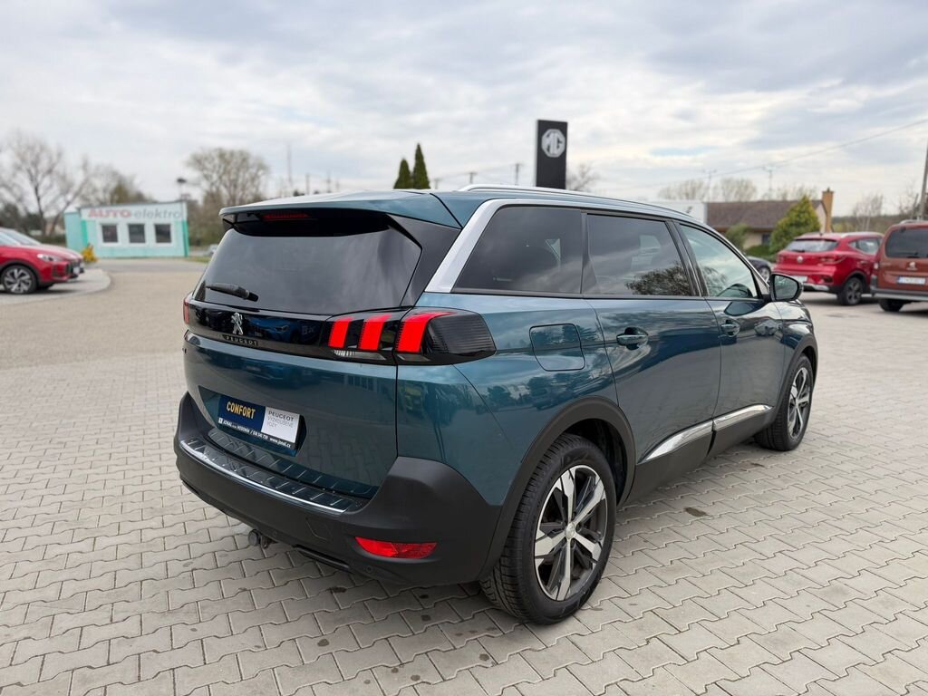 Peugeot 5008 SUV / Terénní 2,0 l 110 kw