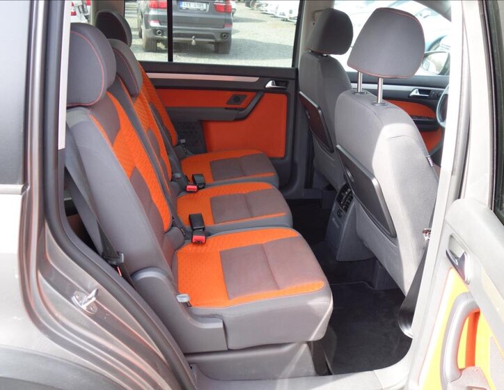 Volkswagen Touran MPV 2,0 l 103 kw