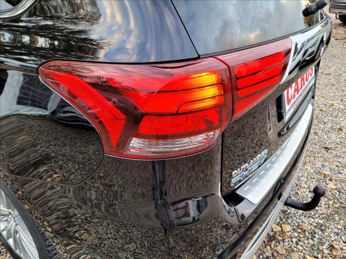 Mitsubishi Outlander SUV / Terénní 2,4 l 165 kw