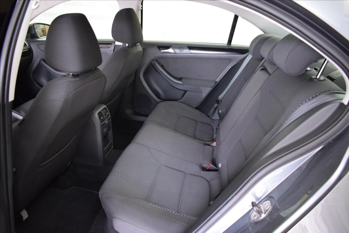 Volkswagen Jetta Sedan 1,2 l 77 kw