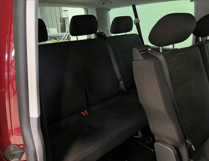 Volkswagen Caravelle 21