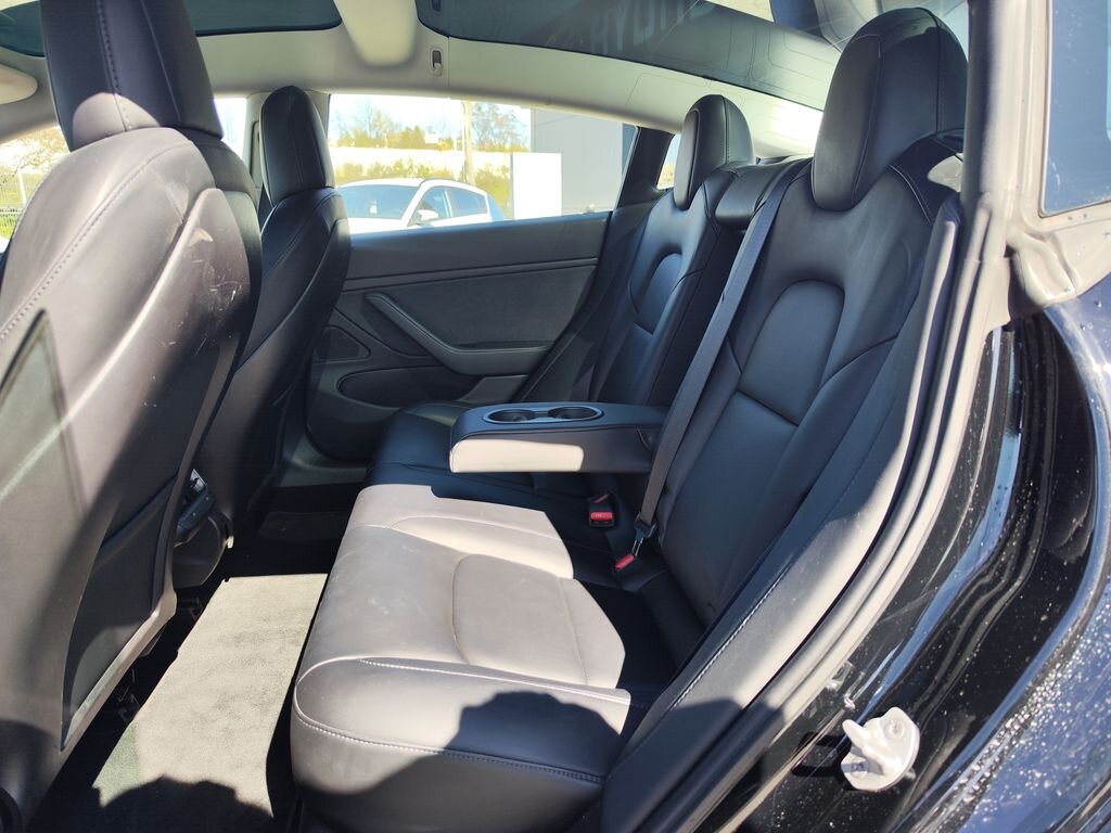 Tesla Model 3 Sedan / Limuzína 0,0 155 kw