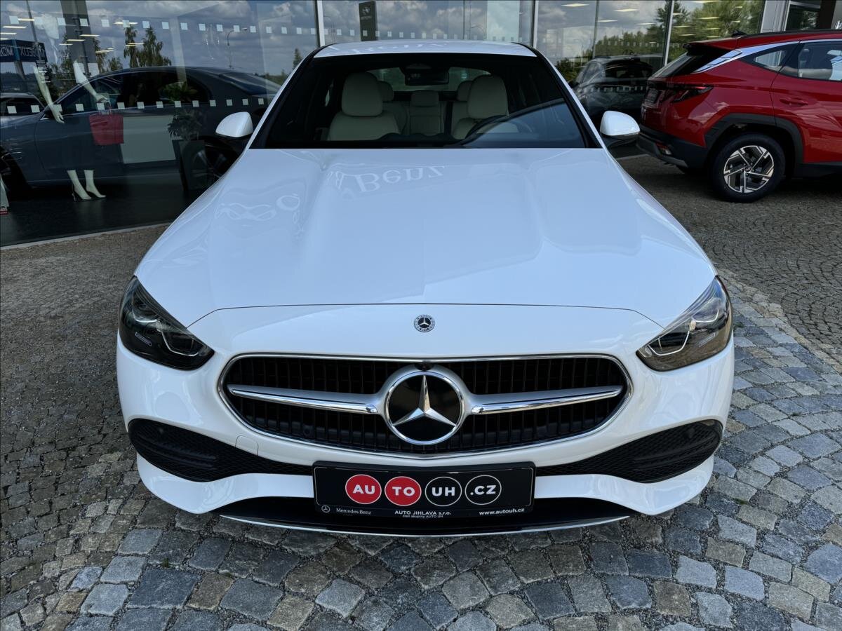 Mercedes-Benz Třídy C Sedan / Limuzína 2,0 l 147 kw