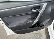 Toyota Corolla Sedan / Limuzína 1,6 l 97 kw