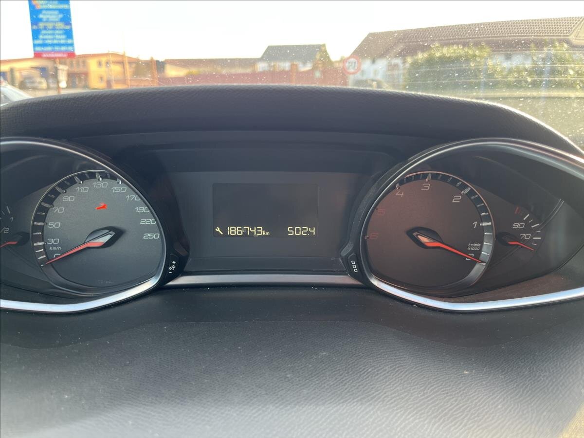 Peugeot 308 Kombi 1,5 l 96 kw