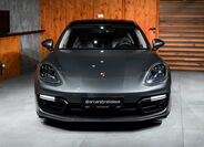 Porsche Panamera 6