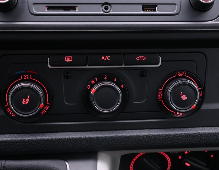 Volkswagen Transporter Kombi 2,0 l 110 kw