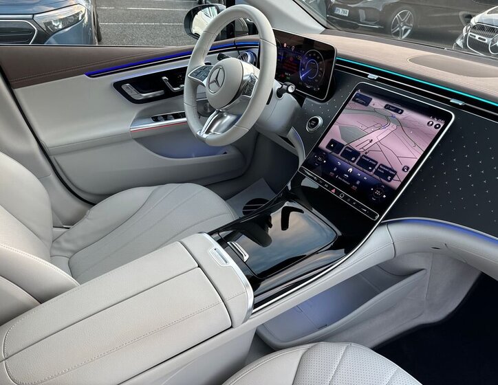 Mercedes-Benz EQE 12