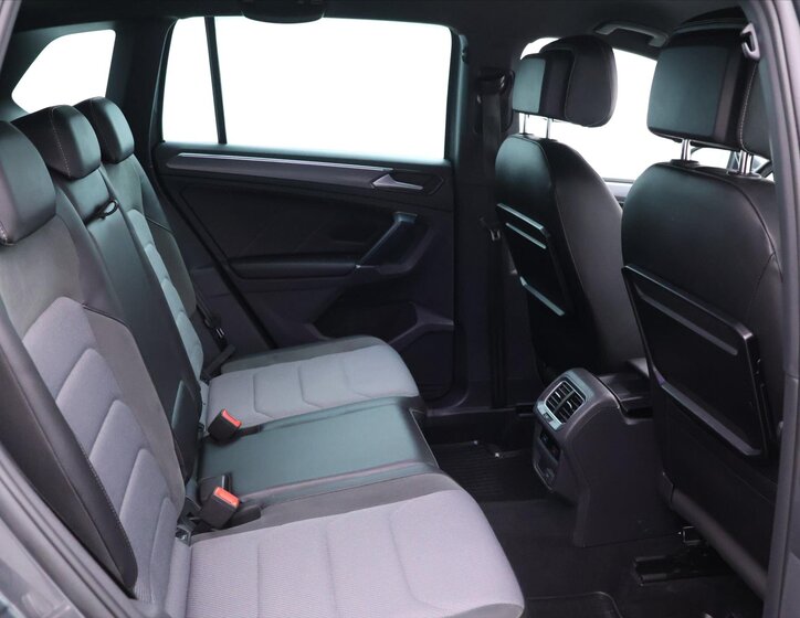Volkswagen Tiguan 16