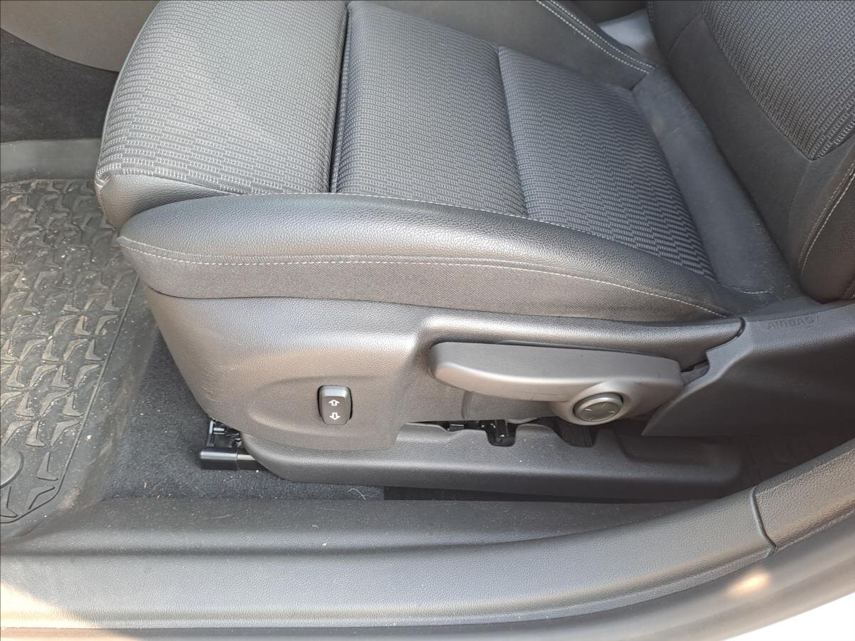 Opel Insignia Liftback 2,0 l 125 kw