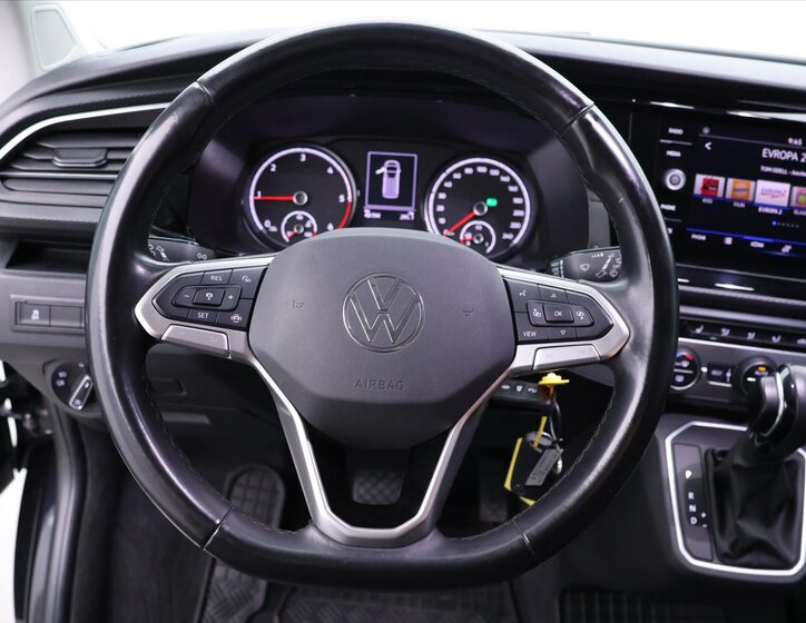 Volkswagen Multivan 17