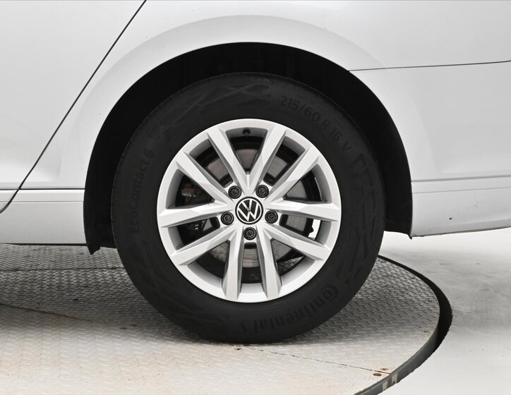 Volkswagen Passat Kombi 2,0 l 110 kw