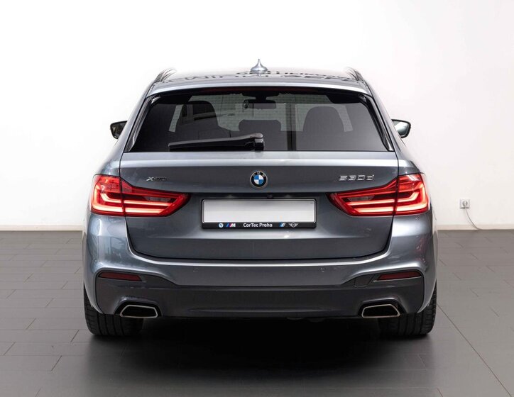 BMW Řada 5 Kombi 3,0 l 195 kw