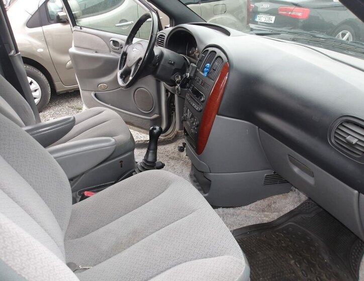 Chrysler Voyager MPV 2,5 l 105 kw