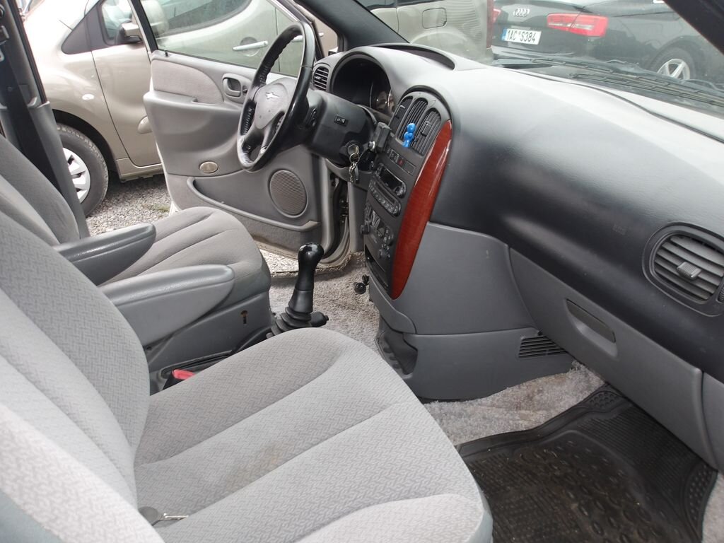 Chrysler Voyager MPV 2,5 l 105 kw