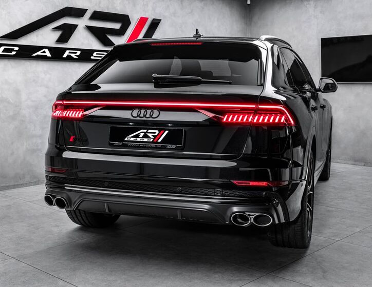 Audi SQ8 6