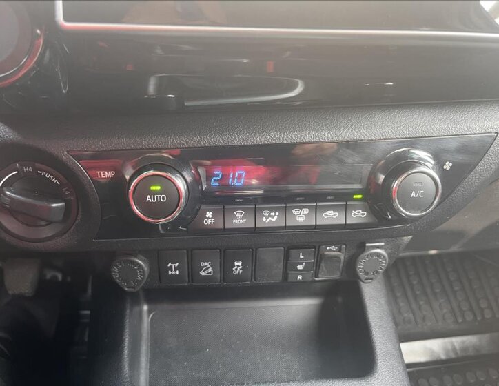 Toyota Hilux Pick-up 2,4 l 110 kw