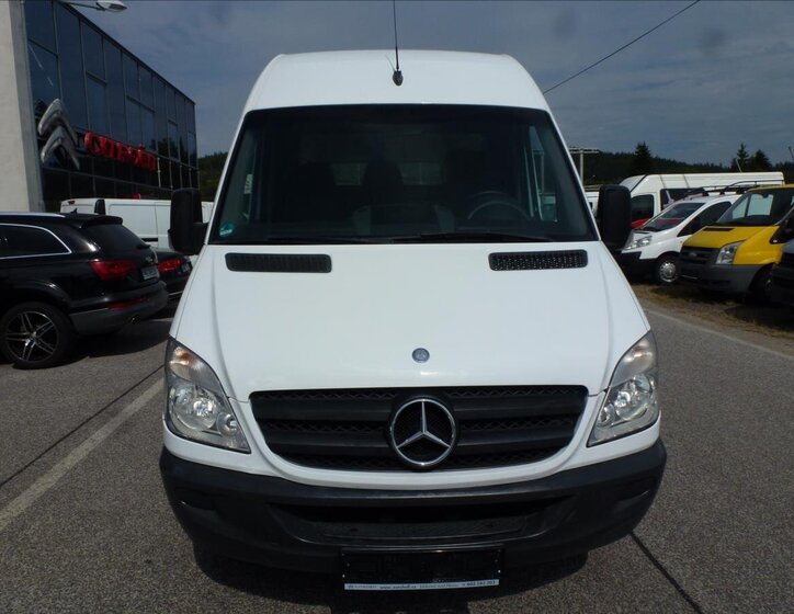 Mercedes-Benz Sprinter 4